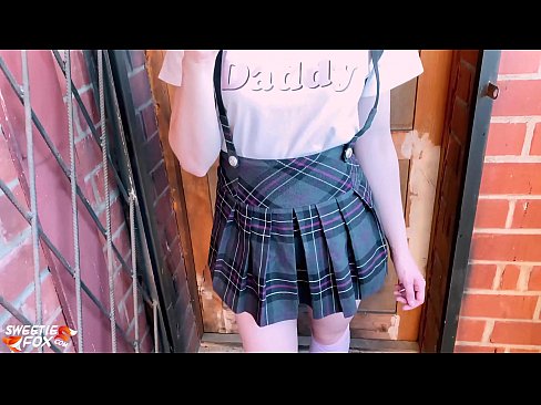 ❤️ Schoolgirl sûget har lul djip en neukt ynstee fan klassen. ❤ Fuckfideo op fy.xxxomg.ru ﹏
