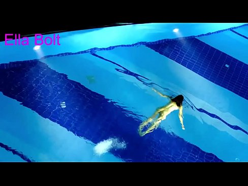 ❤️ Ik kin net ophâlde te sjen, jonge blonde fongen neaken swimmen yn ELLA BOLT resort pool ❤ Fuckfideo op fy.xxxomg.ru ﹏