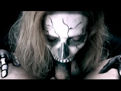 ❤️ Demon famke sûgje hoanne mei har swarte mûle en slikken cum. ❤ Fuckfideo op fy.xxxomg.ru ﹏